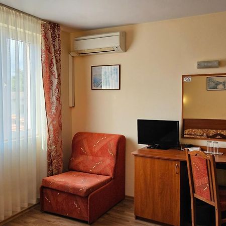 Caprice Family Hotel Varna ภายนอก รูปภาพ