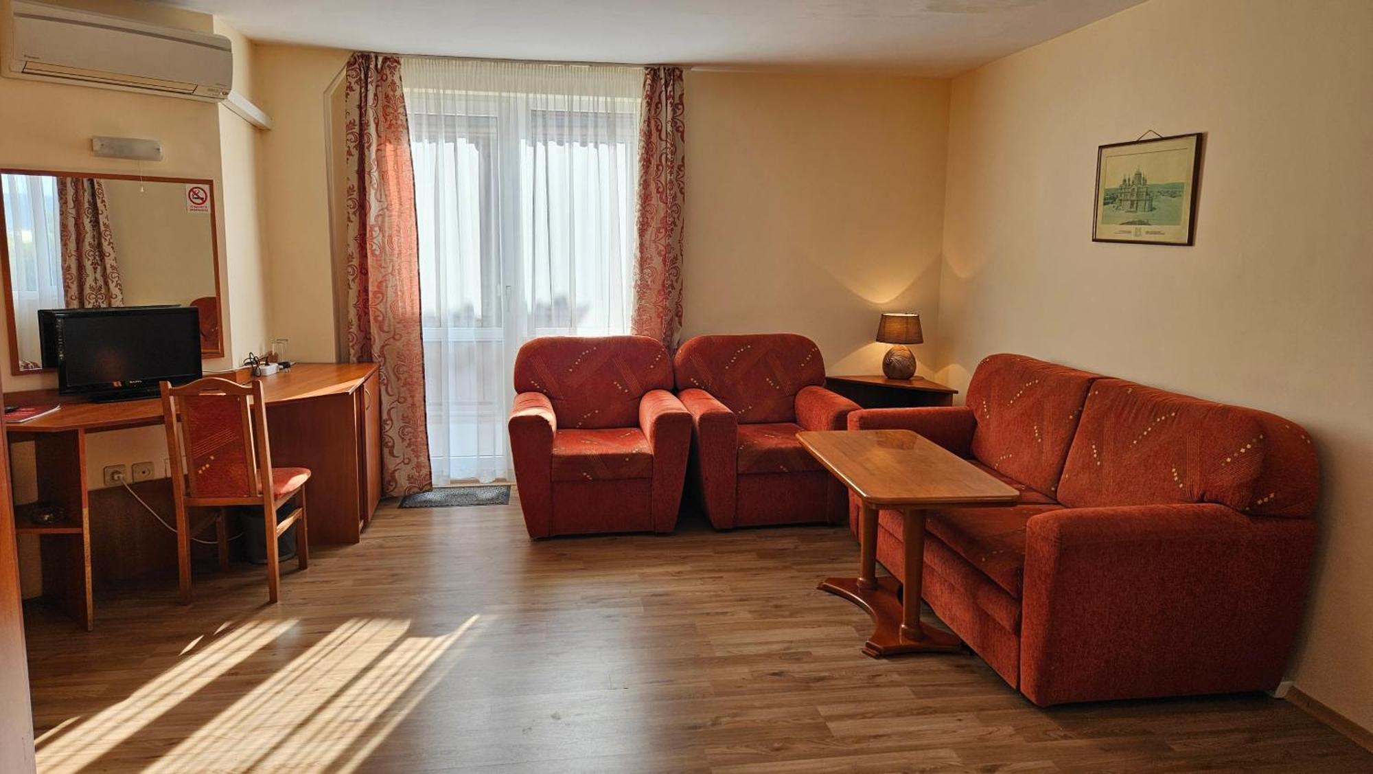 Caprice Family Hotel Varna ภายนอก รูปภาพ