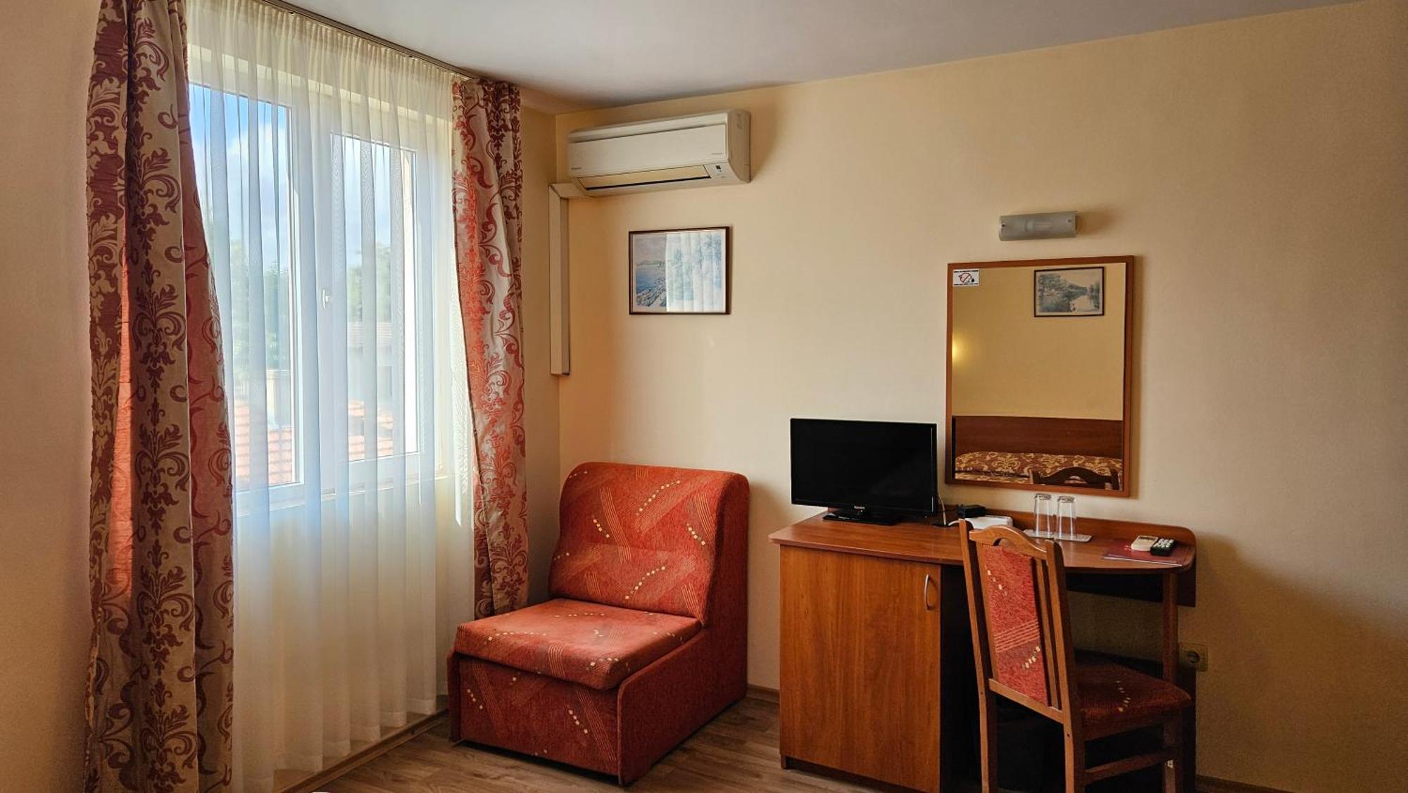 Caprice Family Hotel Varna ภายนอก รูปภาพ
