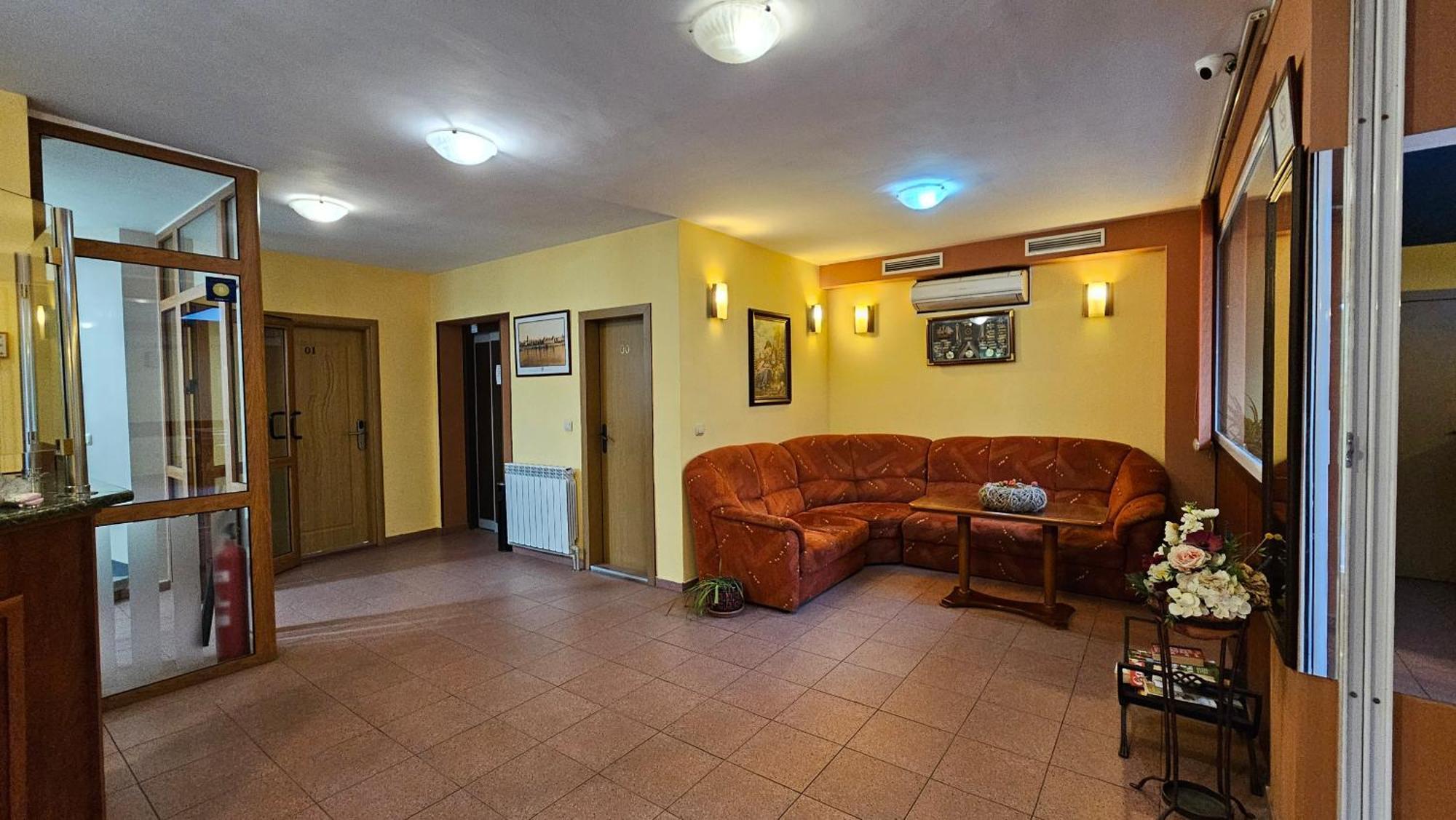 Caprice Family Hotel Varna ภายนอก รูปภาพ