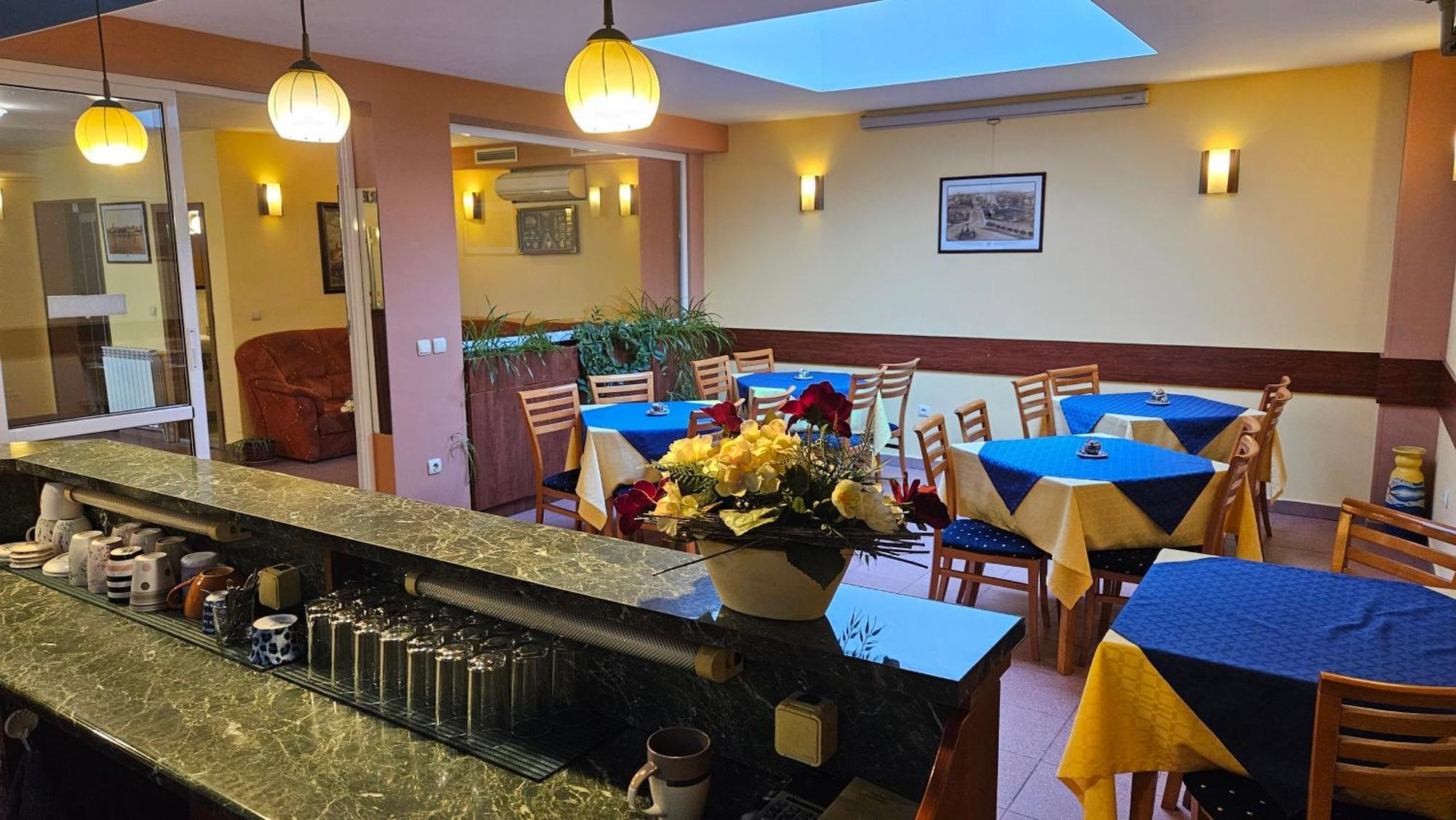 Caprice Family Hotel Varna ภายนอก รูปภาพ