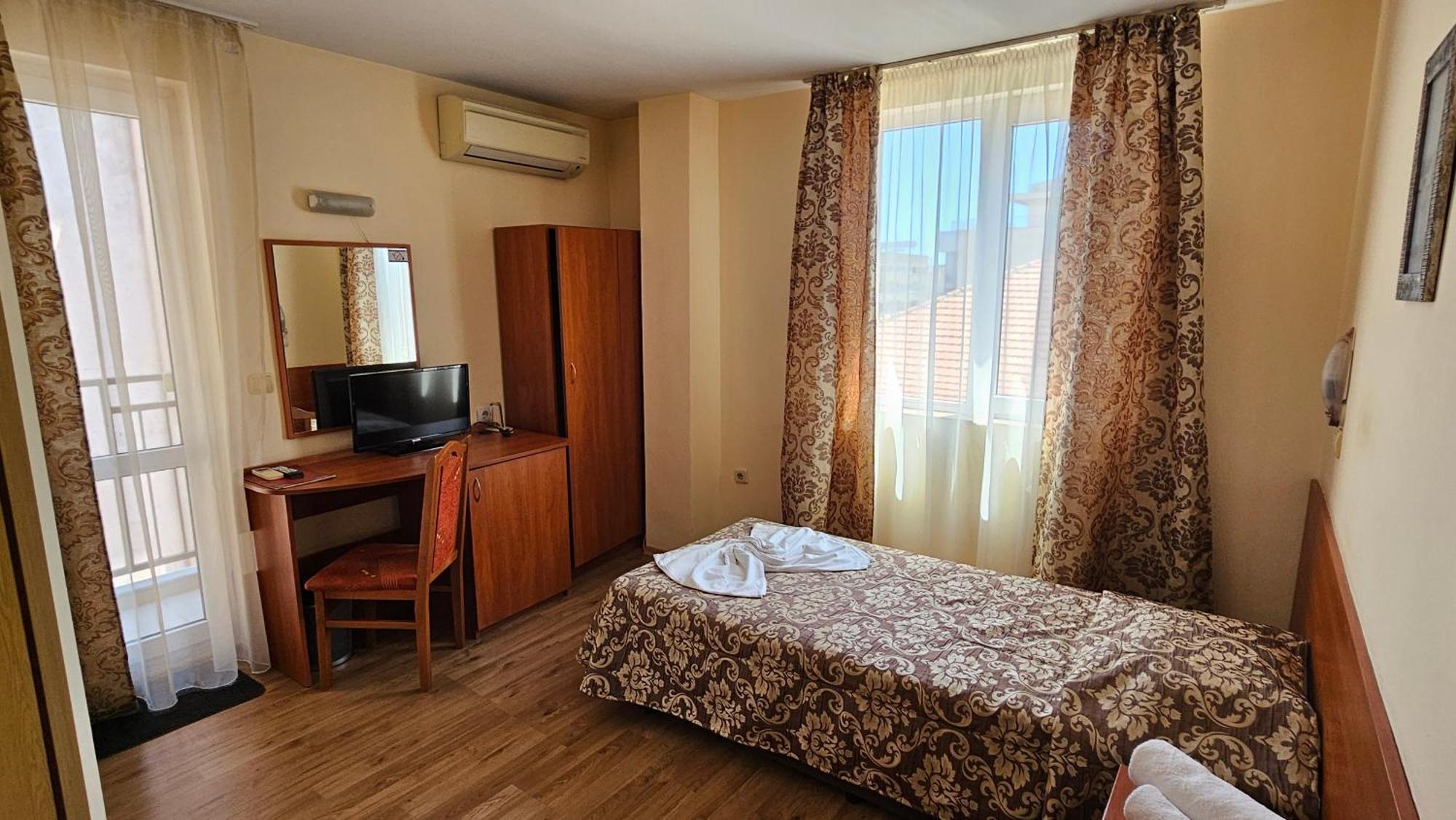 Caprice Family Hotel Varna ภายนอก รูปภาพ